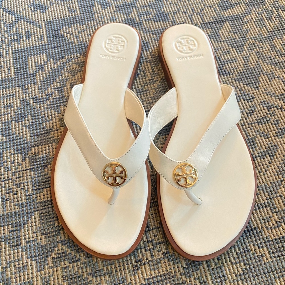 Tory Burch Benton White Calf Leather Thong Sandals Gold Logo US 7